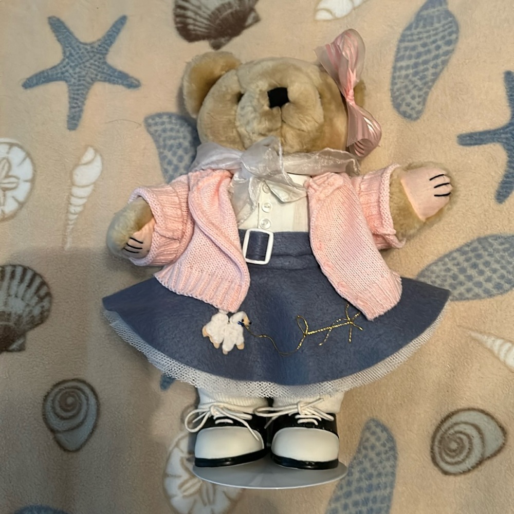 Tender Heart Treasures bear from 1992